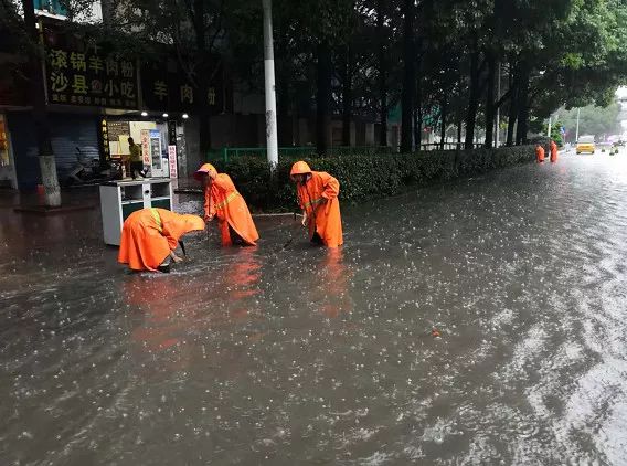 贵阳暴雨引发严峻考验，全力保障民生应对挑战